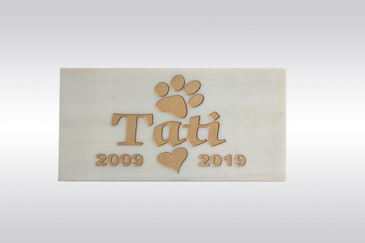 Placa de mármol blanco para mascota